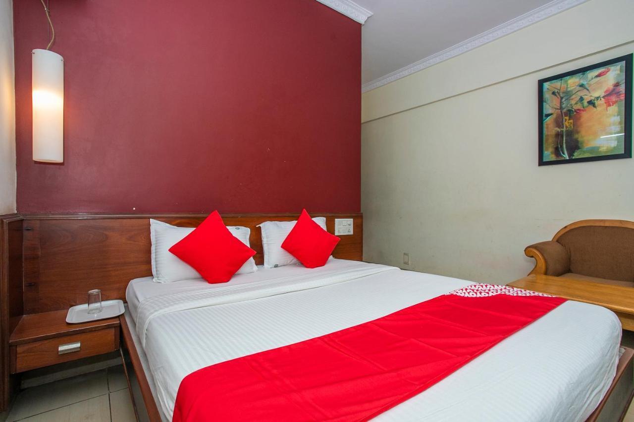 Oyo 18762 Vaishnavi Residency Hotel Bangalore Ngoại thất bức ảnh