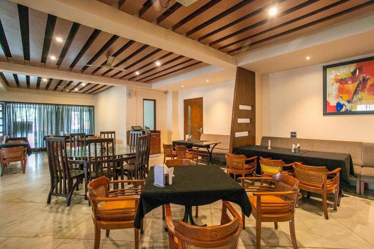 Oyo 18762 Vaishnavi Residency Hotel Bangalore Ngoại thất bức ảnh