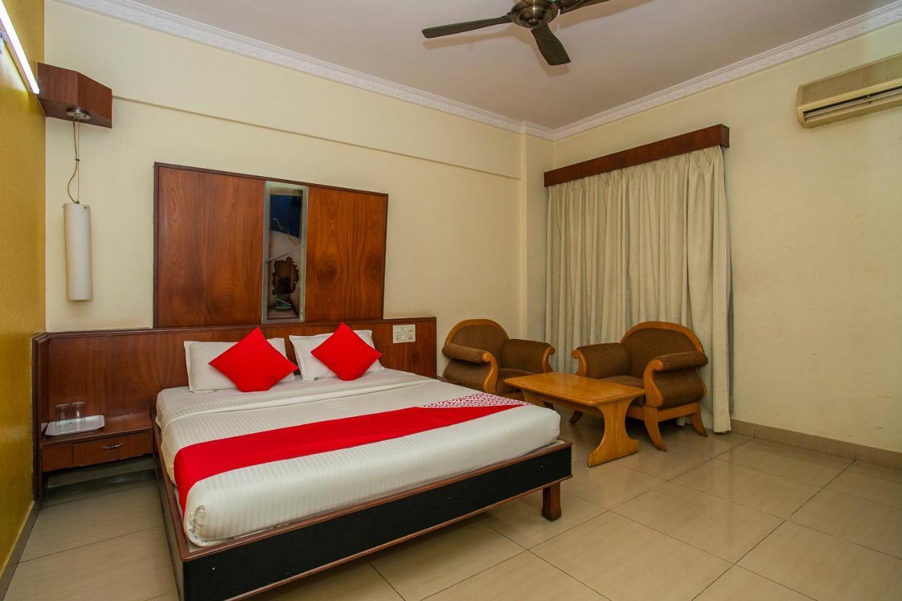 Oyo 18762 Vaishnavi Residency Hotel Bangalore Ngoại thất bức ảnh