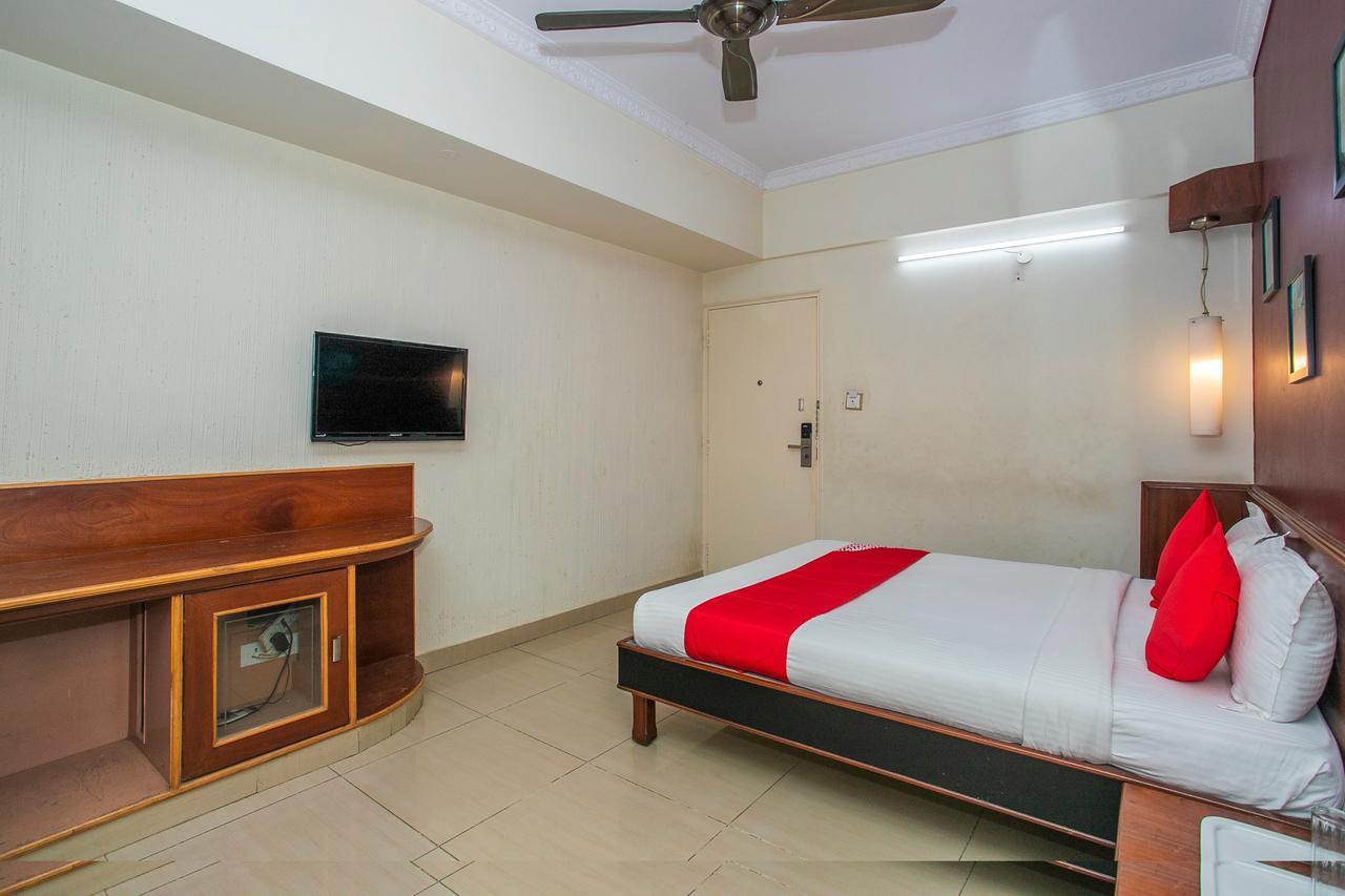 Oyo 18762 Vaishnavi Residency Hotel Bangalore Ngoại thất bức ảnh