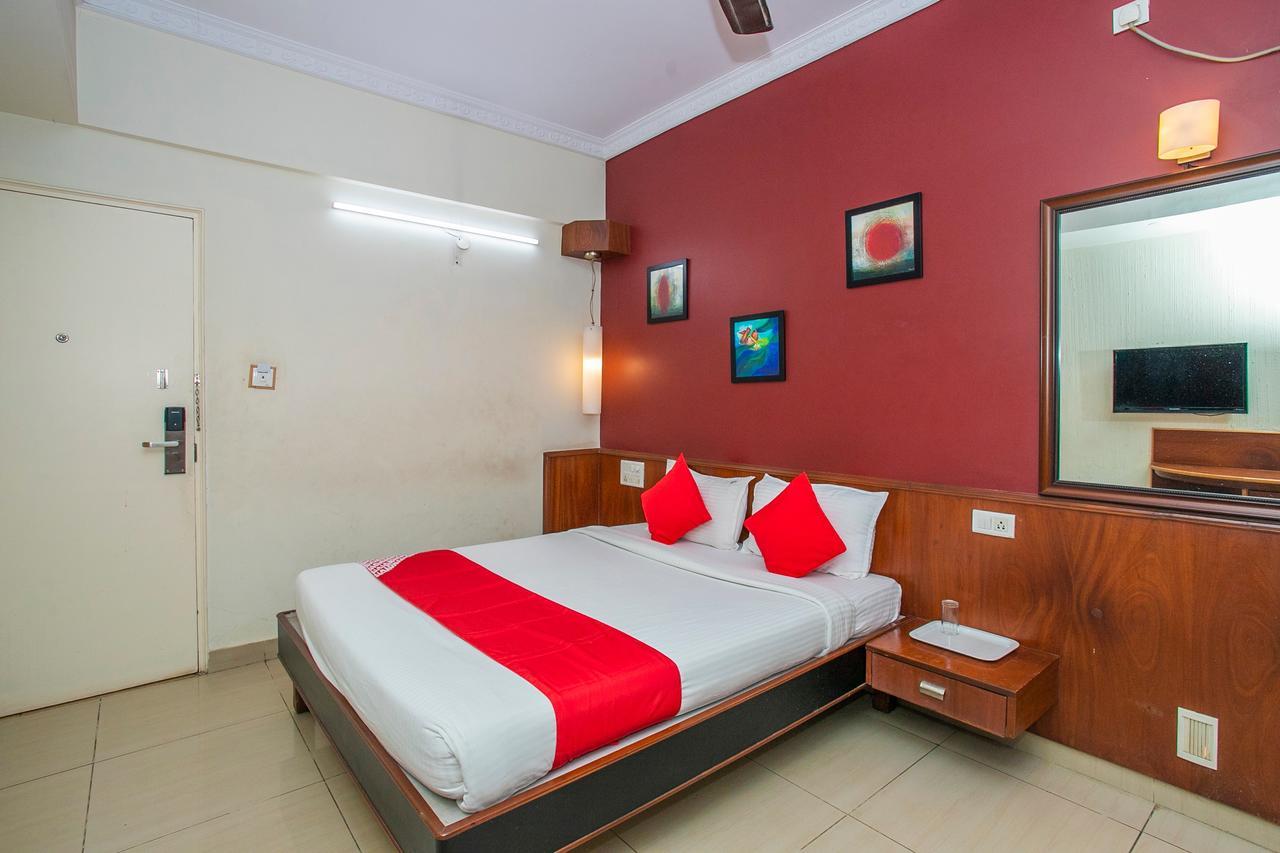 Oyo 18762 Vaishnavi Residency Hotel Bangalore Ngoại thất bức ảnh