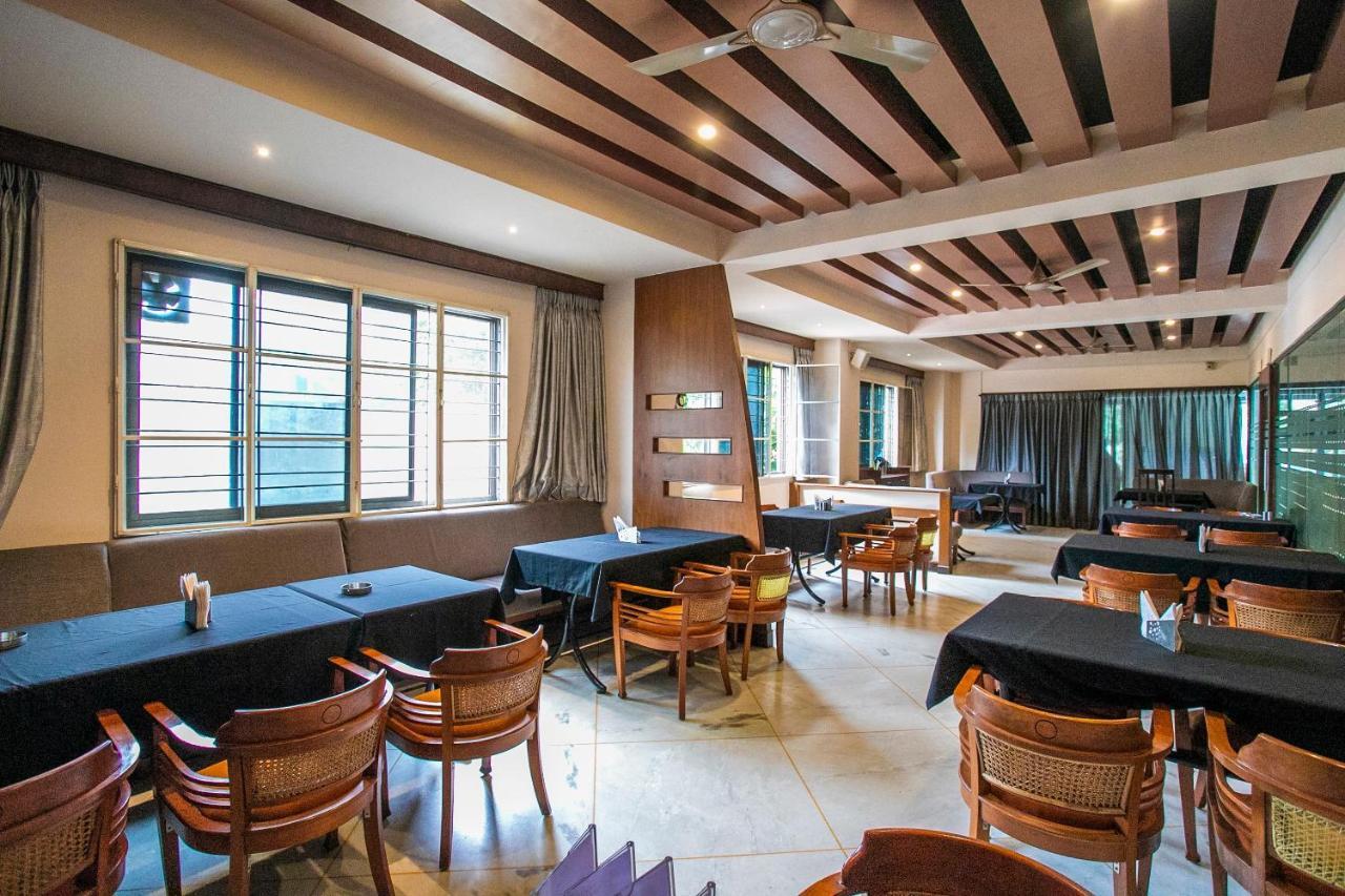 Oyo 18762 Vaishnavi Residency Hotel Bangalore Ngoại thất bức ảnh