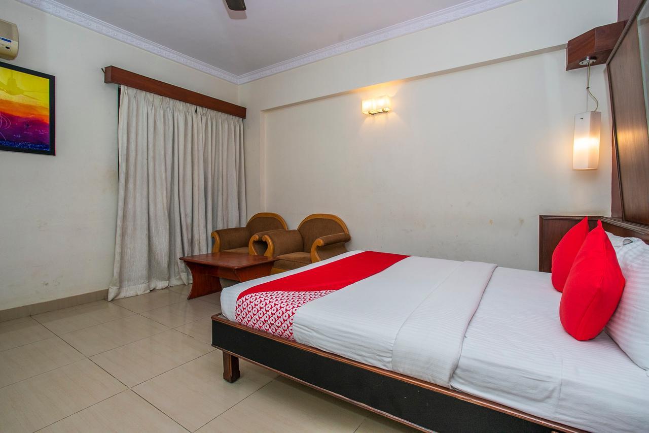 Oyo 18762 Vaishnavi Residency Hotel Bangalore Ngoại thất bức ảnh