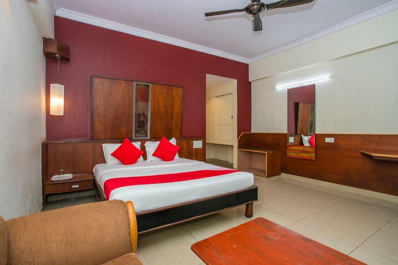 Oyo 18762 Vaishnavi Residency Hotel Bangalore Ngoại thất bức ảnh